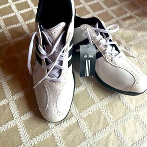 Women’s golf shoes